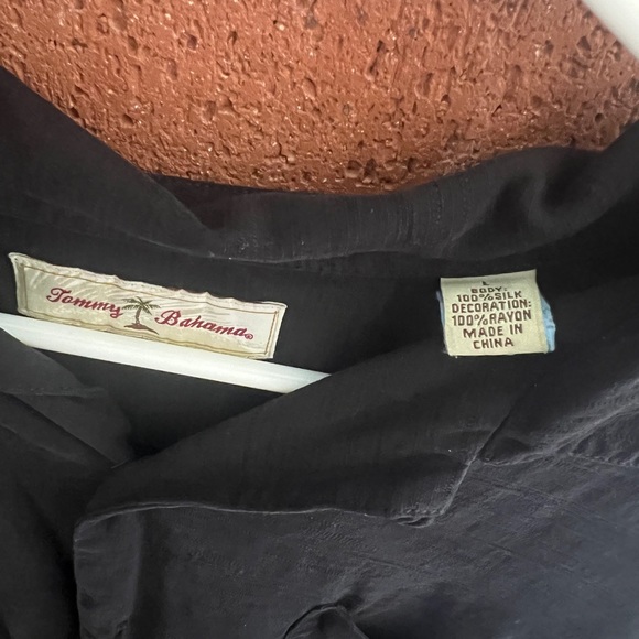 Tommy Bahama Button Up - Picture 3 of 3